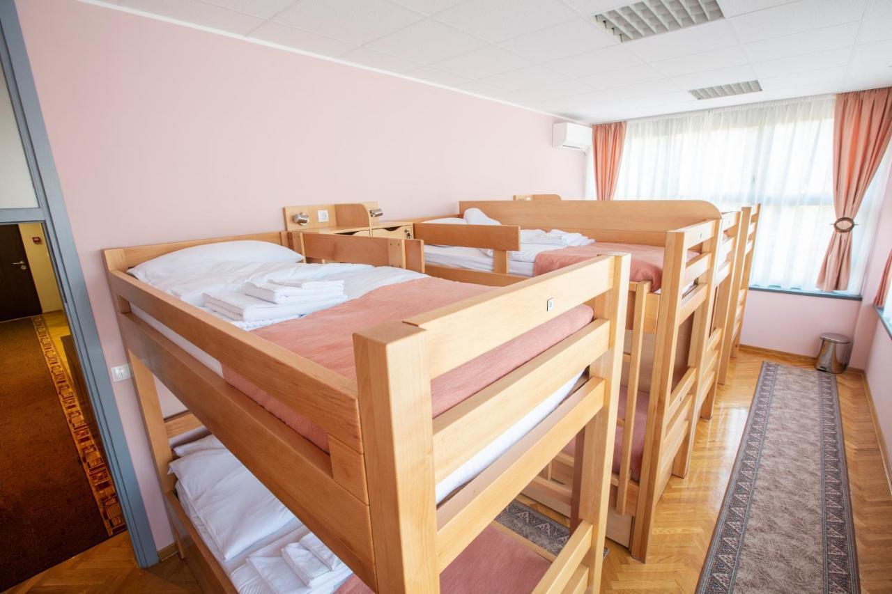 Hostel Amd Beograd Eksteriør billede